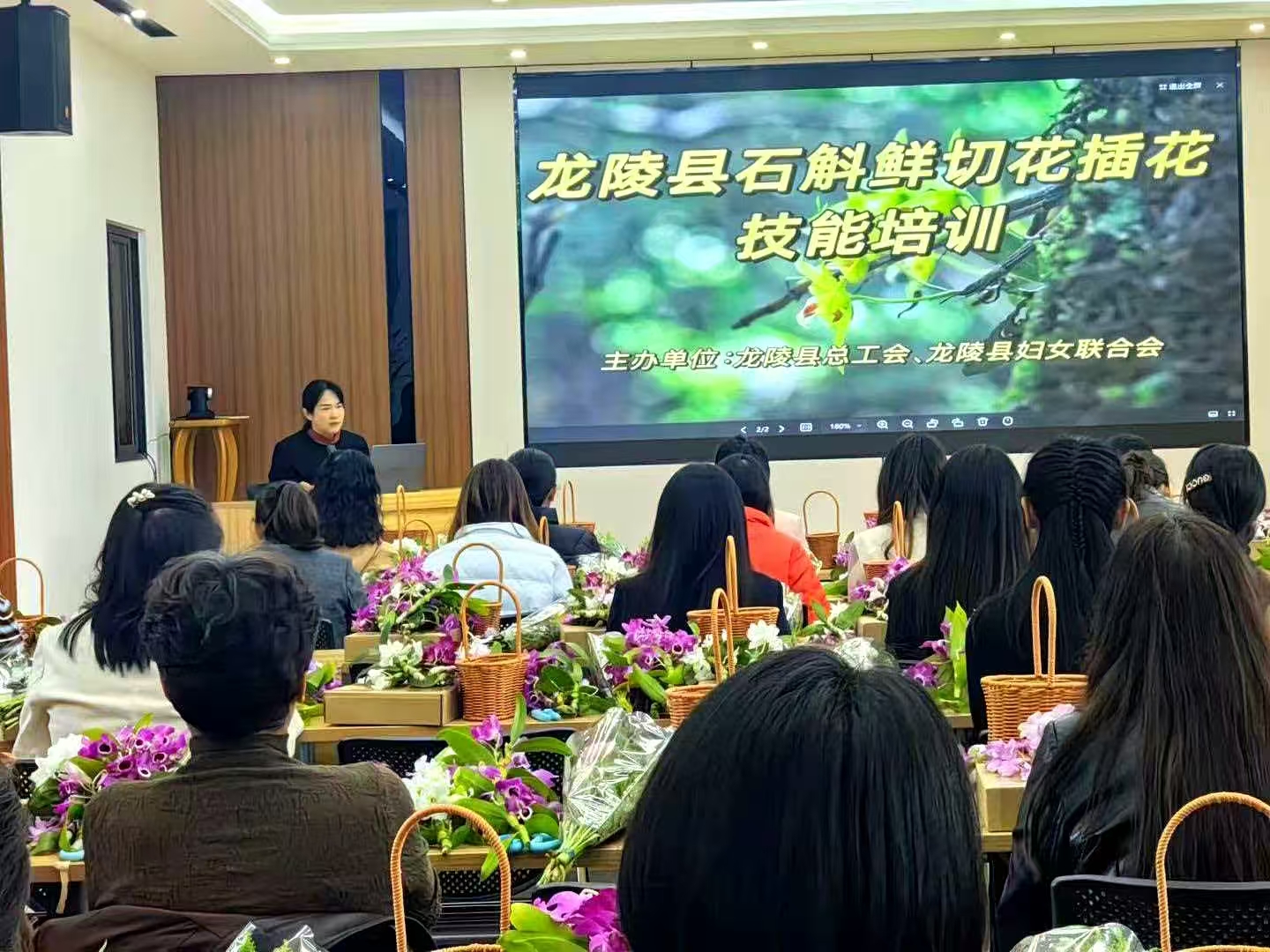 ���ϱ�ɽ���꣺���ֲ��ʯ����  ��