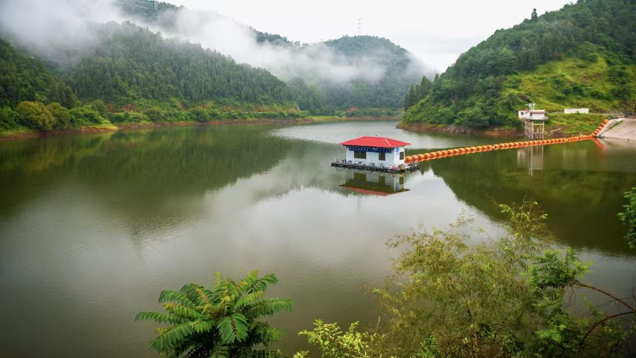 �����أ��ػ������ˮ ������̬��ɫ 