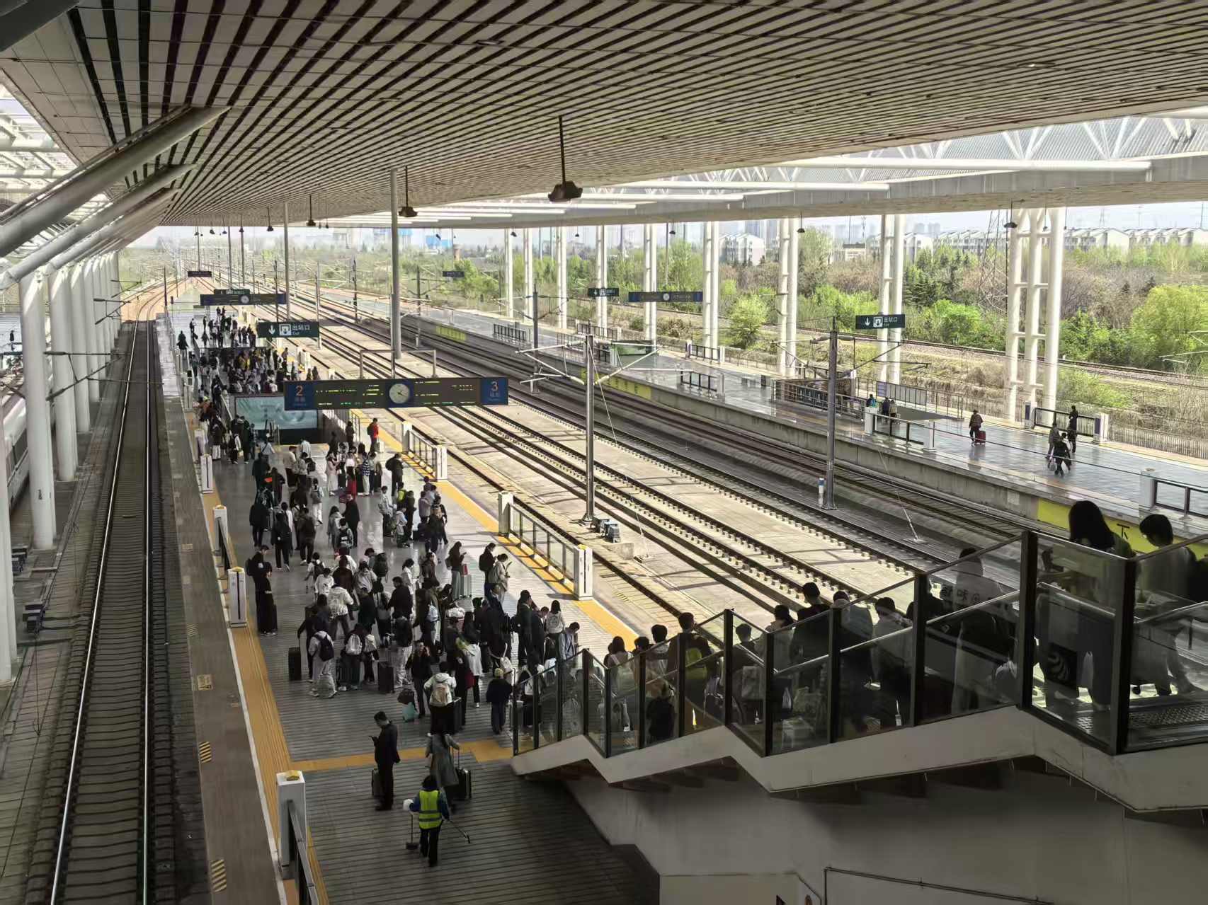 ����ĵ���Ļ��ڽ���ӭ���׸��ο͸߷�