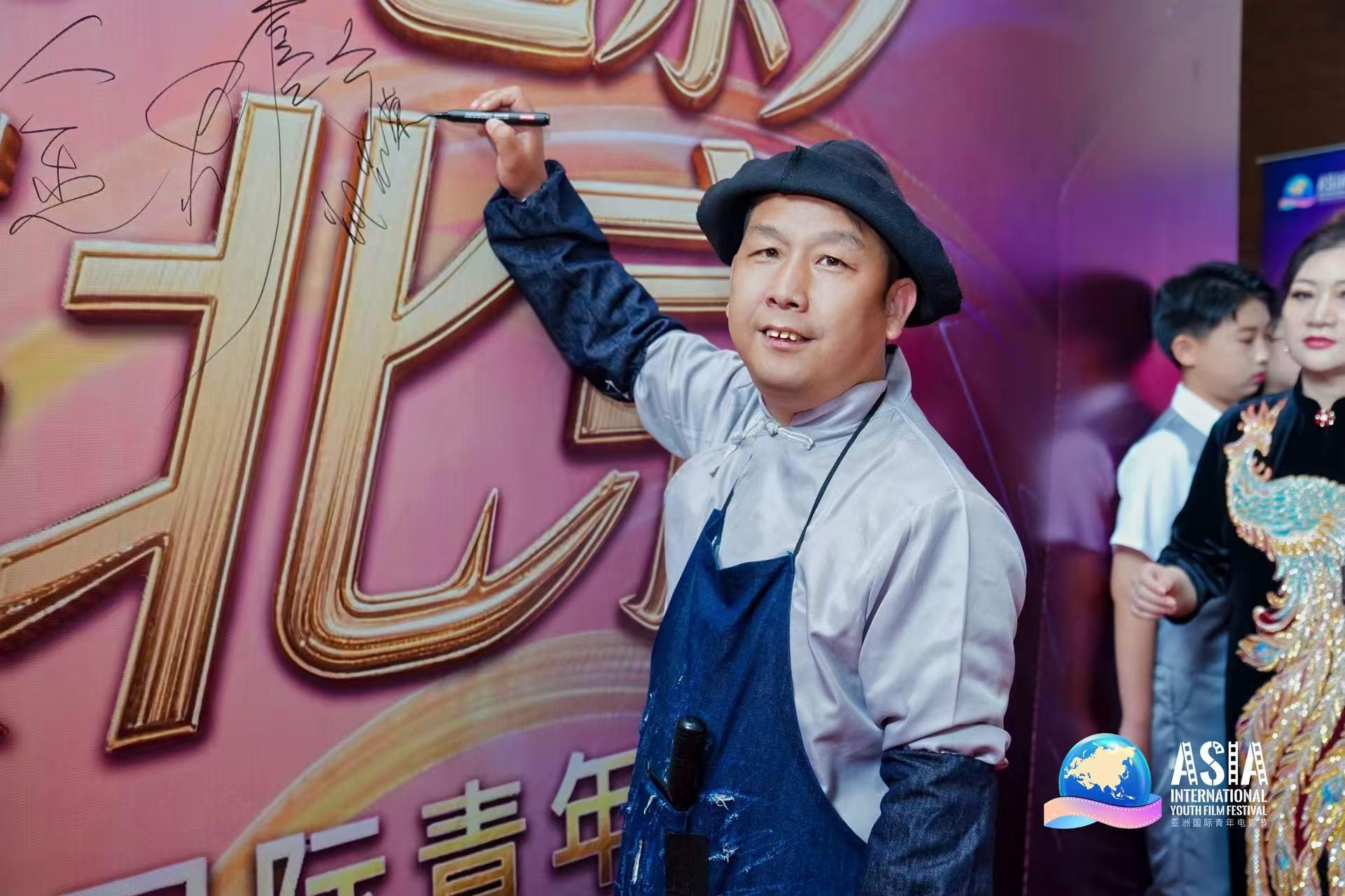 ֣���٣�һ��ߺ��ҫ���ޣ����Ž�����